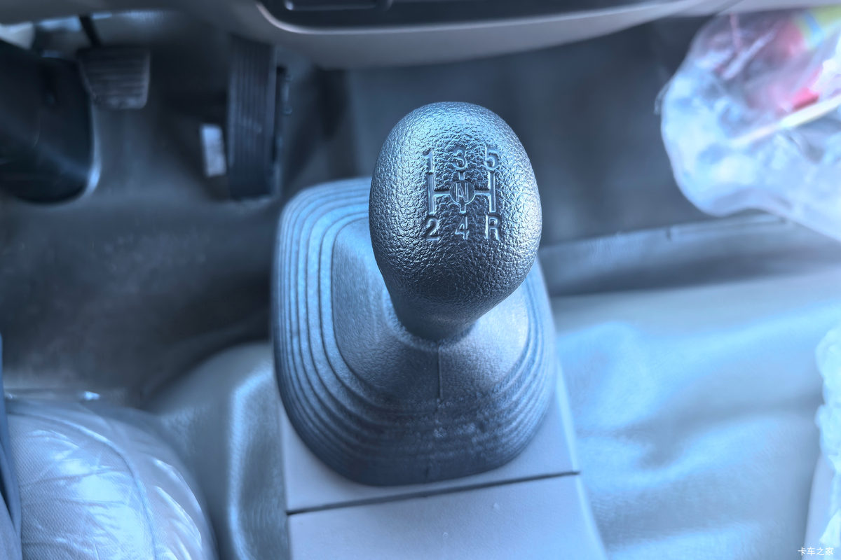 ���徭�俭�� ���� 2.5L���� 122���� 4.08�׵�����ʽ�Ῠ��ʻ��                                               