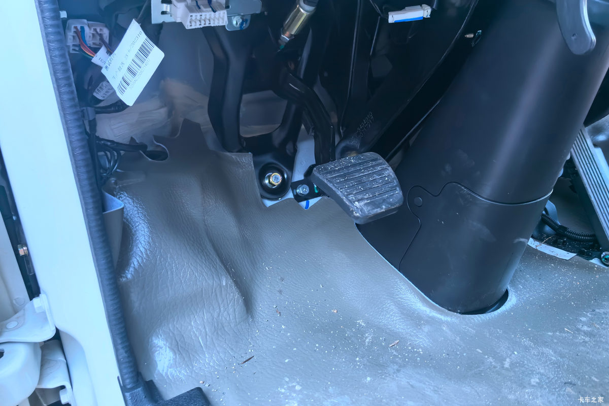 ���徭�俭�� ���� 2.5L���� 122���� 4.08�׵�����ʽ�Ῠ��ʻ��                                               