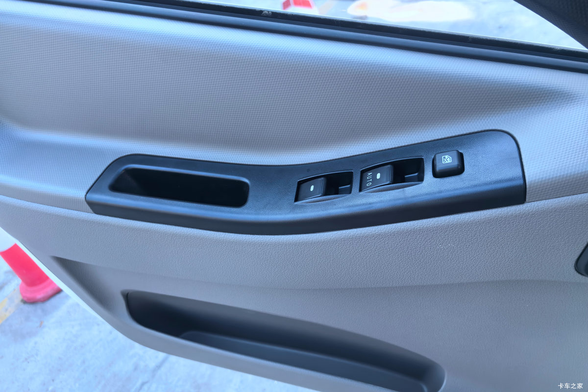 ���徭�俭�� ���� 2.5L���� 122���� 4.08�׵�����ʽ�Ῠ��ʻ��                                               