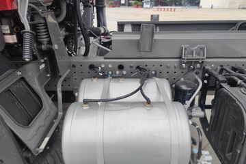 �й������ɶ����ó� V3 3L���� 170���� 4X2 ��ʿ��8�� 3.94���Ű���ж��ͼƬ