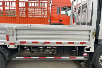 ����HOWO����M 2.3L���� 140���� ������6�� 4.15�׵��������ῨͼƬ