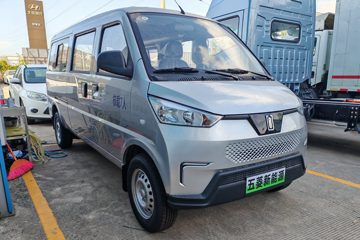 菱势汽车 予风EV50 客运版舒享型 7座 4.49米纯电动轻客41.86kWh