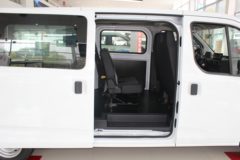 江铃E福顺 2025款 明窗版 纯电动 7座 5.185米中轴低顶轻客 53.58kWh