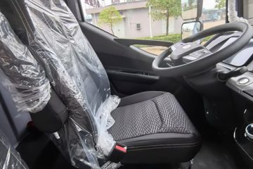 ���ǵ�T5EV �Ƹ��� 4.5T 4.03�׵��Ŵ��綯��ʽ�Ῠ100kWhͼƬ