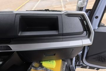 ���ǵ�T5EV �Ƹ��� 4.5T 4.03�׵��Ŵ��綯��ʽ�Ῠ100kWhͼƬ