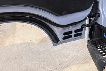 ���ǵ�T5EV �Ƹ��� 4.5T 4.03�׵��Ŵ��綯��ʽ�Ῠ100kWhͼƬ