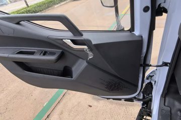 ���ǵ�T5EV �Ƹ��� 4.5T 4.03�׵��Ŵ��綯��ʽ�Ῠ100kWhͼƬ