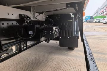 ���ǵ�T5EV �Ƹ��� 4.5T 4.03�׵��Ŵ��綯��ʽ�Ῠ100kWhͼƬ