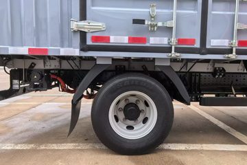 ���ǵ�T5EV �Ƹ��� 4.5T 4.03�׵��Ŵ��綯��ʽ�Ῠ100kWhͼƬ