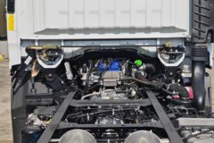 江西五十铃 翼放EMT7 2.5L柴油 152马力 万里扬6档 气刹 4.2米单排仓栅式轻卡