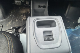 凯翼江豚E5&nbsp;电动封闭厢货驾驶室图片