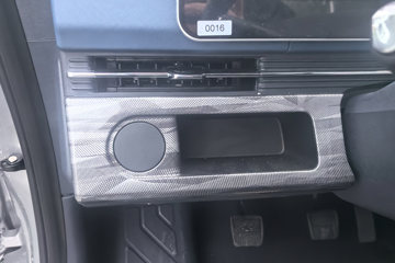 ��������V5 1.6L���� 120���� ����5�� 3.8�׵�������΢��ͼƬ