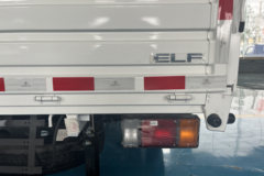 庆铃 五十铃100P 131马力 2.56米双排栏板轻卡