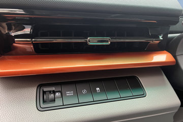 Զ�� ����VAN 2025�� Ԧ�̰��ж��� 5�� ���綯��� ��о68kWhͼƬ