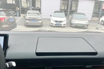 Զ�� ����VAN 2025�� Ԧ�̰��ж��� 5�� ���綯��� ��о68kWhͼƬ