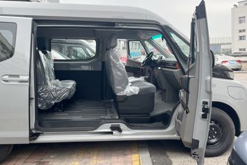 Զ�� ����VAN 2025�� Ԧ�̰��ж��� 5�� ���綯��� ��о68kWhͼƬ