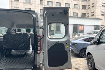 Զ�� ����VAN 2025�� Ԧ�̰��ж��� 5�� ���綯��� ��о68kWhͼƬ