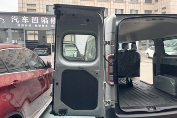 Զ�� ����VAN 2025�� Ԧ�̰��ж��� 5�� ���綯��� ��о68kWhͼƬ