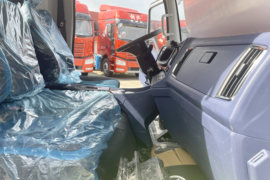 虎6G&nbsp;电动载货车驾驶室图片