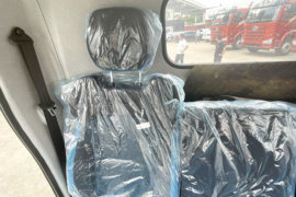 虎6G&nbsp;电动载货车驾驶室图片