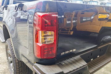 ������ʮ��T28 2025�� ��׼�� 2.8L���� 150���� �ֶ����� ����˫��Ƥ��ͼƬ
