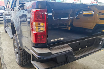 ������ʮ��T28 2025�� ��׼�� 2.8L���� 150���� �ֶ����� ����˫��Ƥ��ͼƬ