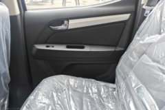 庆铃五十铃T28 2025款 标准版 2.8L柴油 150马力 手动四驱 长轴双排皮卡 庆铃五十铃T28 2025款 标准版 2.8L柴油 150马力 手动四驱 长轴双排皮卡