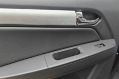 庆铃五十铃T28 2025款 标准版 2.8L柴油 150马力 手动四驱 长轴双排皮卡 庆铃五十铃T28 2025款 标准版 2.8L柴油 150马力 手动四驱 长轴双排皮卡