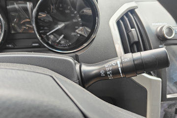 ������ʮ��T28 2025�� ��׼�� 2.8L���� 150���� �ֶ����� ����˫��Ƥ��ͼƬ