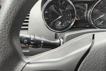 ������ʮ��T28 2025�� ��׼�� 2.8L���� 150���� �ֶ����� ����˫��Ƥ��ͼƬ