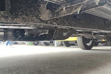 ������ʮ��T28 2025�� ��׼�� 2.8L���� 150���� �ֶ����� ����˫��Ƥ��ͼƬ