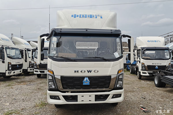 重汽HOWO统帅 3.85米排半纯电动厢式轻卡 宁德时代165.15kWh