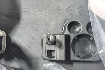 �������� ����H5 ������ 7.7L LNG 320���� 4X2 ��ʿ��8�� 9.7����ʽ�ػ���ͼƬ