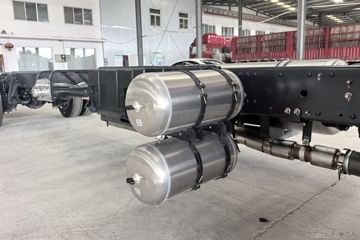 �������� ����H5 ������ 7.7L LNG 320���� 4X2 ��ʿ��8�� 9.7����ʽ�ػ���ͼƬ