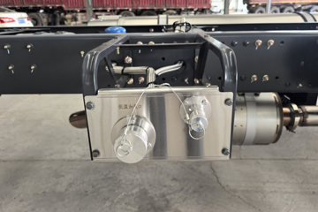 �������� ����H5 ������ 7.7L LNG 320���� 4X2 ��ʿ��8�� 9.7����ʽ�ػ���ͼƬ