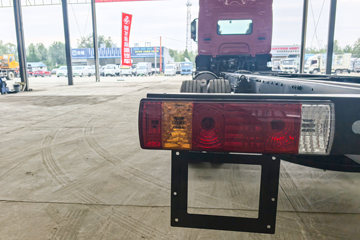 �������� ����H5 ������ 7.7L LNG 320���� 4X2 ��ʿ��8�� 9.7����ʽ�ػ���ͼƬ