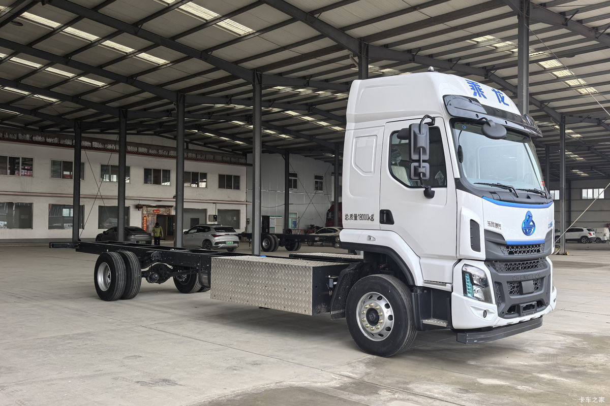 东风柳汽乘龙H5 4X2 纯电动车厢可卸式载货车 宁德时代310.66kWh