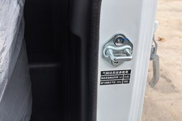 Ծ�� ��ԽC300 142���� 3.7�׵��������ῨͼƬ