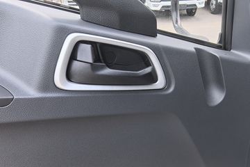 Ծ�� ��ԽC300 142���� 3.7�׵��������ῨͼƬ