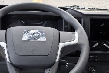 Ծ�� ��ԽC300 142���� 3.15��˫�������ῨͼƬ