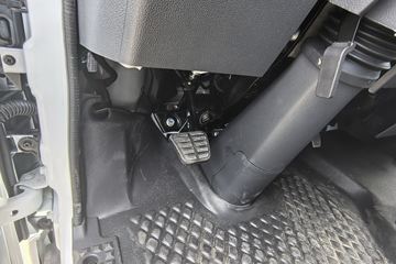 Ծ�� ��ԽC300 142���� 3.15��˫�������ῨͼƬ