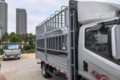 跃进 超越H500 180马力 4.2米单排仓栅式轻卡 跃进 超越H500 180马力 4.2米单排仓栅式轻卡