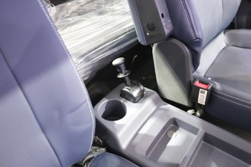 ���桤��X7 4.1L���� 200���� ��ʿ��8�� 5.8���Ű������ῨͼƬ