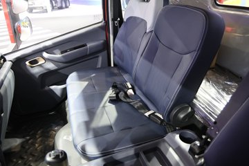 ���桤��X7 4.1L���� 200���� ��ʿ��8�� 5.8���Ű������ῨͼƬ