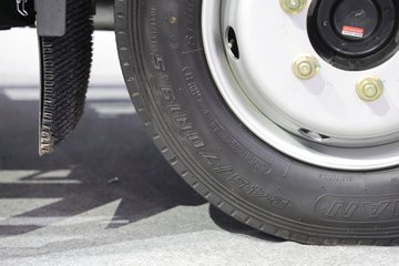 ���桤��X7 4.1L���� 200���� ��ʿ��8�� 5.8���Ű������ῨͼƬ