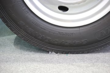 ���桤��X7 4.1L���� 200���� ��ʿ��8�� 5.8���Ű������ῨͼƬ