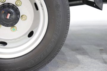 ���桤��X7 4.1L���� 200���� ��ʿ��8�� 5.8���Ű������ῨͼƬ