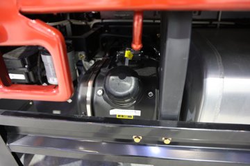 ���桤��X7 4.1L���� 200���� ��ʿ��8�� 5.8���Ű������ῨͼƬ