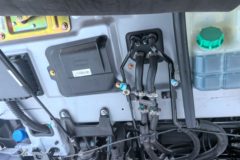 中国重汽HOWO G5X 240马力 4X2 6.75米栏板载货车