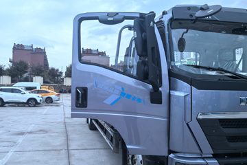 �й�����HOWO G5X 240���� 4X2 6.75�������ػ���ͼƬ